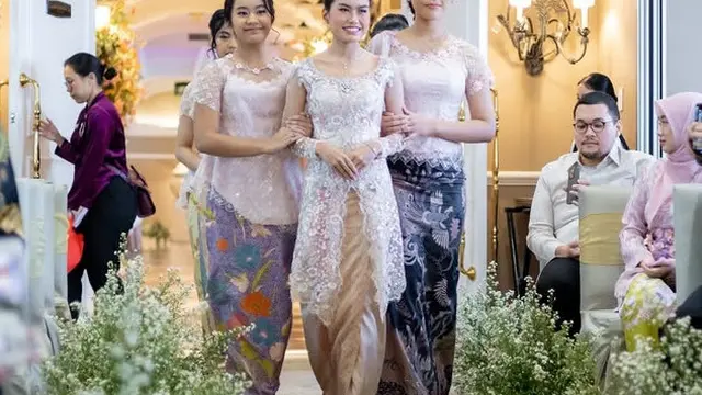 Pesona Kedua Adik Namira Adjani Putri Alya Rohali saat Acara Lamaran. [@arohali]