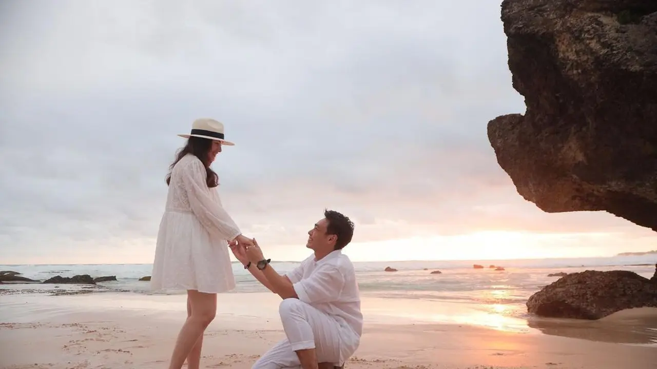 Rob Clinton Kardinal dan Chelsea Islan.