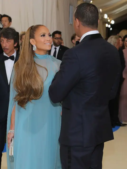 Bersama Alex Rodriguez, Jennifer Lopez pun telah berhubungan baik dengan anak kekasihnya itu. Bahkan tersiar kabar, Jlo sangat dekat dengan anak A-Rod dan bisa menjadi contohnya baginya. (AFP/Bintang.com)