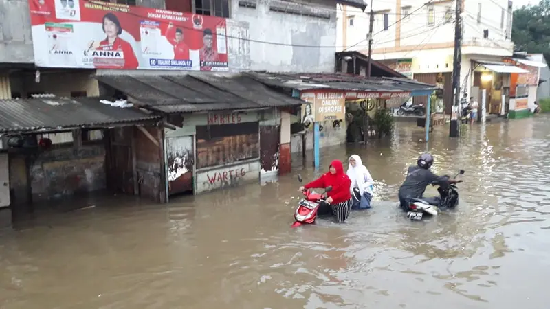 Tanggung Jebol, Perumahan di Tangsel Terendam 100 Senti