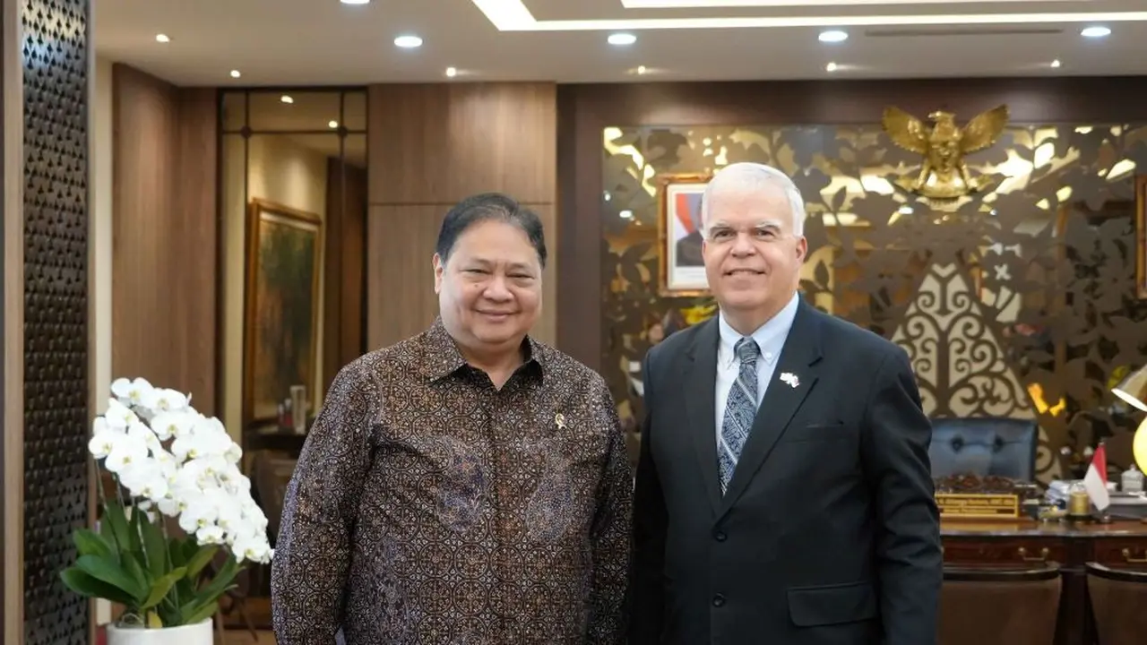 Menteri Koordinator Bidang Perekonomian Airlangga Hartarto menerima kunjungan Kuasa Usaha Ad Interim Kedutaan Besar Amerika Serikat Ambassador Peter M. Haymond. (Foto: istimewa)