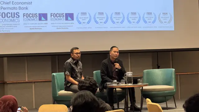 Kepala Ekonom Permata Bank Josua Pardede dalam Media Briefing Bank Indonesia di Makassar, Sulawesi Selatan, Jumat (22/5/2026). (Liputan6.com/Tira)