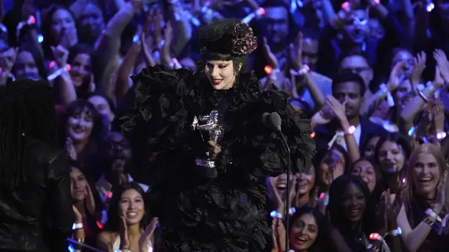 Tampilan Dramatis Lady Gaga di MTV VMA 2025, Bergaya Horor Romantis dengan Bleached Brow