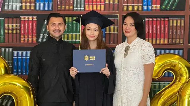 7 Potret Kebersamaan Anjasmara dengan Sang Putri, Bak Kakak Beradik