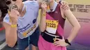 Berada di Bali, Febby mengikuti lari maraton. Ia tampil serba pink dengan atasan tanpa lengan dan short pantsnya. Lengkap dengan topi dan kacamatanya. [bojvoyej]