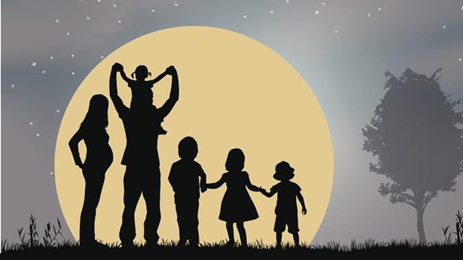 5 Kisah Ayah Hebat Yang Akan Membuat Anda Menangis Haru Parenting Fimela Com My universe, caption manis sang bapak satu anak ini untuk potret manis putri kecilnya. 5 kisah ayah hebat yang akan membuat