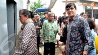 Produser Film 'Arwah Goyang Jupe-Depe' Besuk Dewi Perssik