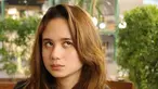 Dalam unggahan terbarunya, Tissa tampak tengah berada di sebuah restoran bersama teman-temannya. Ia tampil percaya diri tanpa riasan, hanya mengandalkan penampilan naturalnya yang sering mendapat pujian dari netizen. Banyak yang memuji kecantikan alaminya yang jarang terlihat memakai makeup berlebih. (Liputan6.com/IG/@tissabiani)