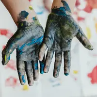 Ilustrasi pakaian. Sumber foto: unsplash.com/Bernard Hermant.
