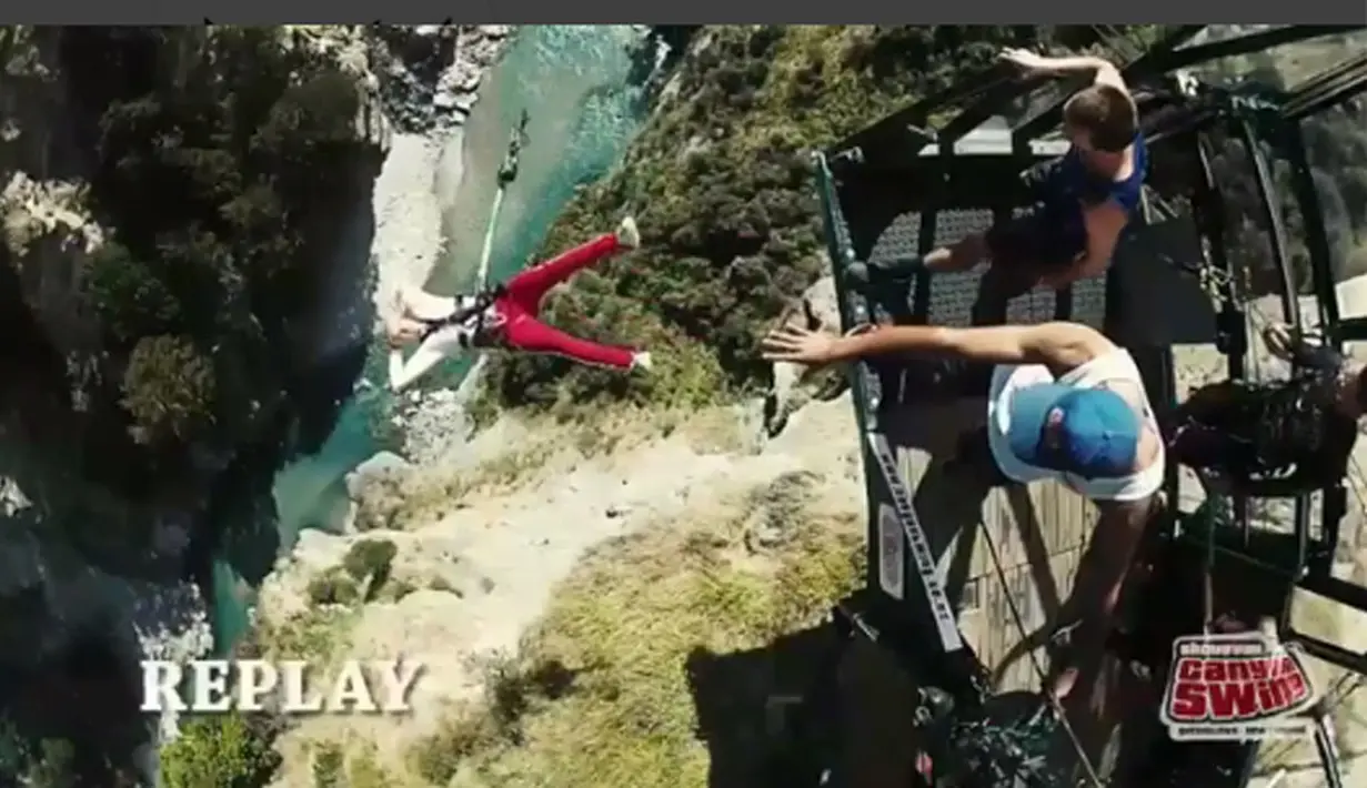 Justin memang tampak memiliki adrenalin yang besar dan mampu melewati tantangan saat bermain bungee jumping dan melompat dari ketinggian 360 kaki atau setara dengan 110 meter dari bawah tanah. (Instagram/justinbieber)