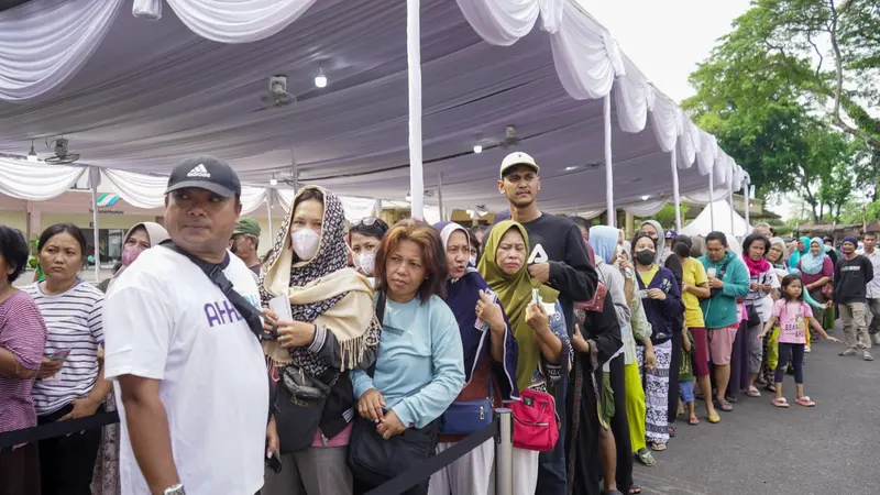 Subholding Perkebunan Nusantara PTPN III (Persero), yakni PTPN IV PalmCo, menyediakan sebanyak 35 ton sembako