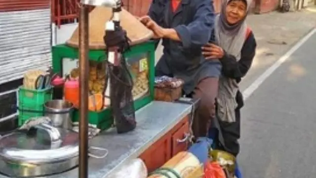 Kakek Nenek2