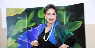 Aktris senior Widyawati banyak mengisi hari-harinya dengan berbagai kegiatan sosial. Belum lama ini, ia terlibat dalam kegiatan Having and Giving with Love. (Adrian Putra/Bintang.com)