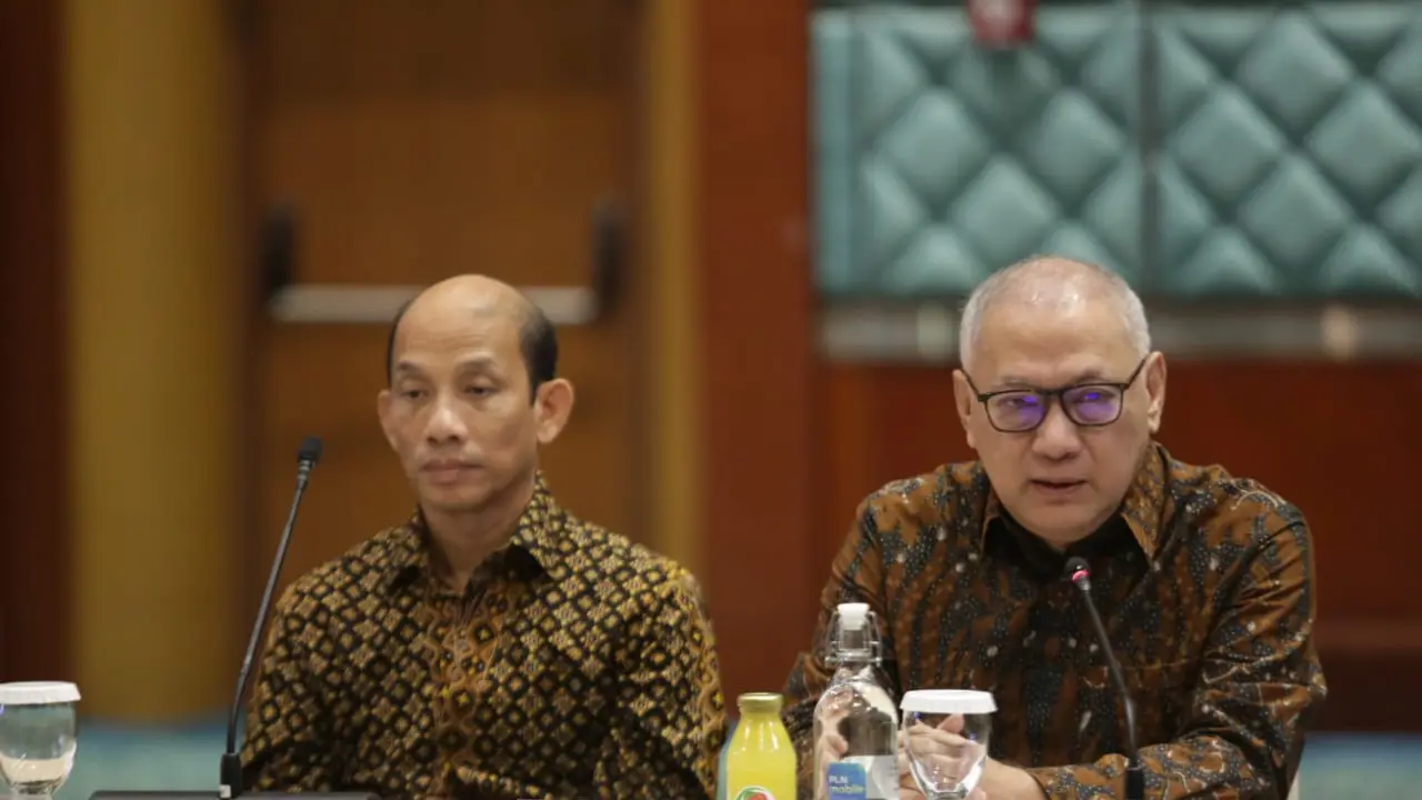 Menteri BUMN Erick Thohir selaku Rapat Umum Pemegang Saham (RUPS) PT PLN (Persero) memutuskan mengubah susunan Komisaris dan Direksi PLN. (Dok PLN)
