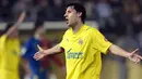Villarreal's Joan Capdevila reacts during their Spanish league football match against Barcelona at Madrigal Stadium in Villarreal on December 21,2008. AFP PHOTO/DIEGO TUSON