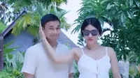 Raditya Dika dan Ariel Tatum Beradegan Ranjang, Anissa Aziza Ungkap Sempat Temani Suaminya Syuting