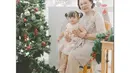 Pemotretan keluarga Ahok bertema Natal, ceria bareng dua buah hati. (Sumber: Instagram/basukibtp)
