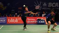 Hendra Setiawan/M.Ahsan saat tampil pada laga BCA Indonesia Open 2016 di Istrora Senayan, Jakarta, Rabu (1/6/2016). (Bola.com/Nicklas Hanoatubun)