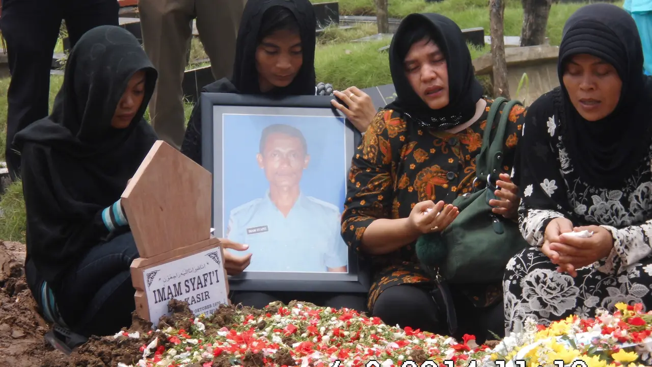 Pemakaman Sertu Imam Syafi'i di TPU Perwira- 2