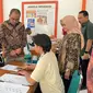 PT Pos Indonesia (Persero) atau Pos IND kembali menyalurkan bantuan sosial (bansos) sembako dan Program Keluarga Harapan (PKH) kepada para Keluarga Penerima Manfaat (KPM). Kali ini bantuan diserahkan kepada 2.500 KPM di Semarang, Jawa Tengah.