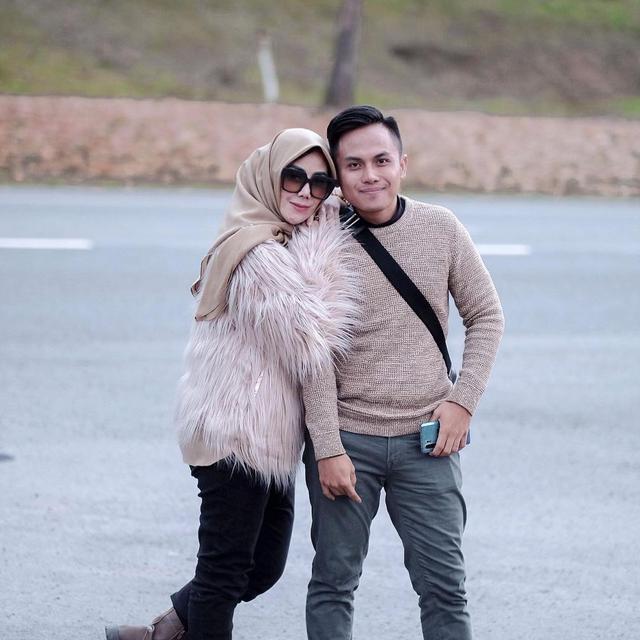 Asisten Meninggal Dunia, Ini 6 Potret Kenangan Keluarga Raffi Ahmad dan Iwang Orlon