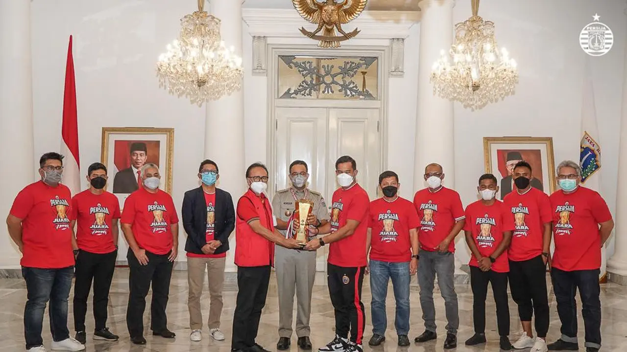 Persija bersama Gubernur DKI Jakarta, Anies Baswedan.