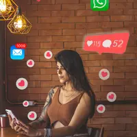 Mengulik alasan banyak orang curhat di media sosial beserta dampak dan solusinya. (pexels/dalila dalpart).