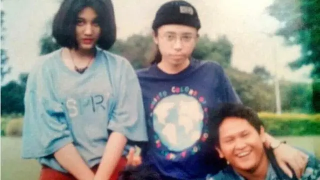 Potret Persahabatan Melly Goeslaw dan Nike Ardilla (sumber: instagram/@melly_goeslaw)
