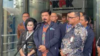 Menteri ATR/BPN Marsekal TNI (Purn) Hadi Tjahjanto menyambangi kantor Komisi Pemberantasan Korupsi (KPK). (Liputan6.com/Fachrur Rozie)