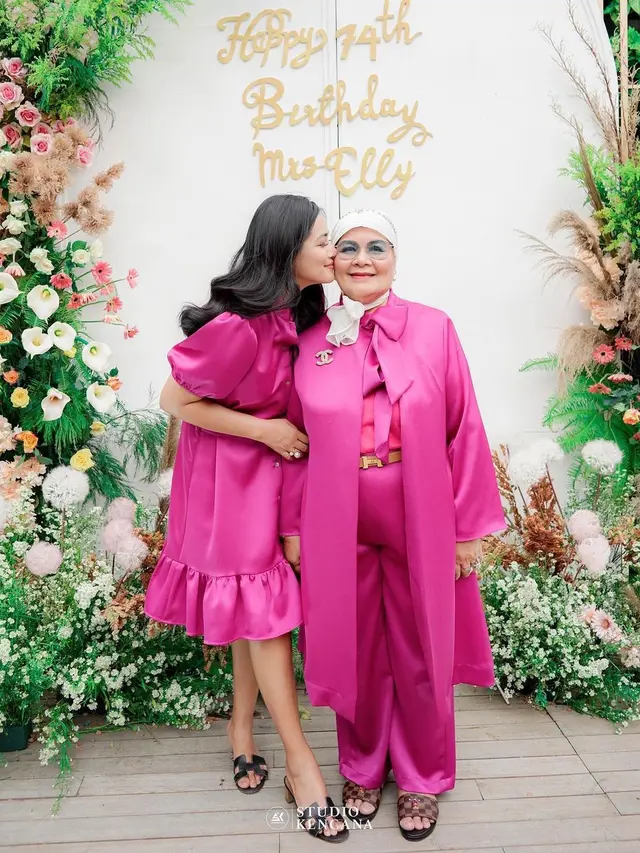 7 Potret Pesta Ulang Tahun Ibunda Titi Kamal, Meriah Bernuansa Pink