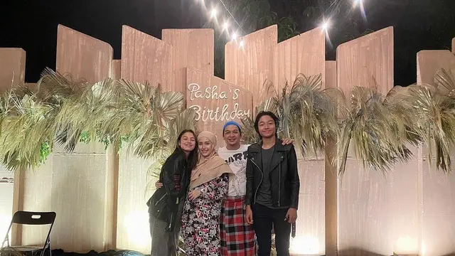 6 Potret Kebersamaan Saskia Chadwick dan Adelia Pasha, Bak Kakak Adik