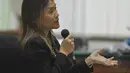 Presiden Direktur PT Parna Raya Industri, Artha Meris Simbolon menjalani sidang lanjutan di Pengadilan Tipikor, Jakarta, Kamis (30/10/2014). (Liputan6.com/Miftahul Hayat)