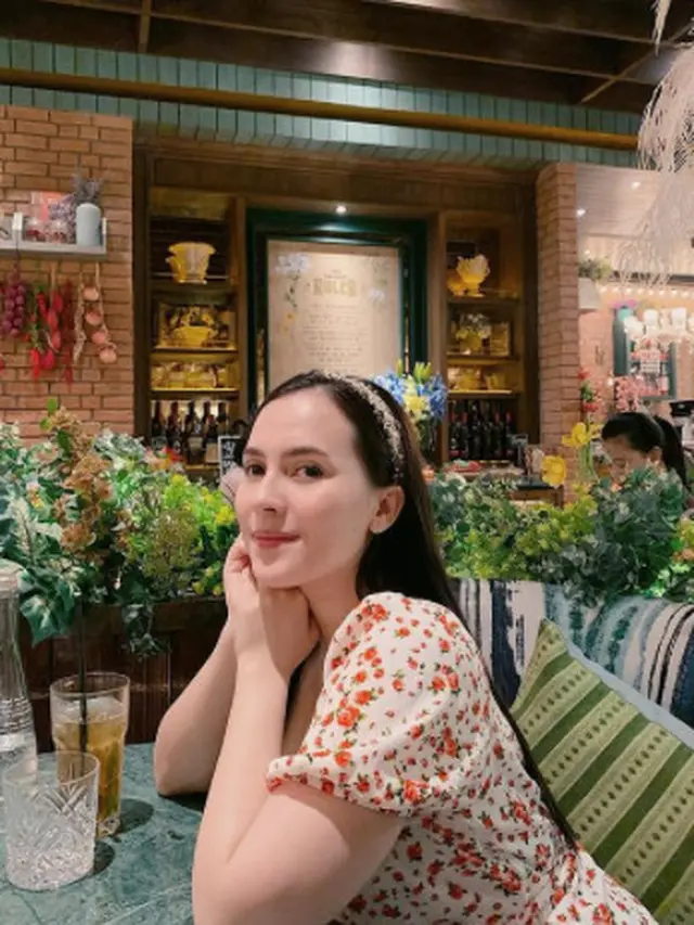 6 Potret Lidi Brugman, Artis yang Dikabarkan Istri Kedua Lucky Perdana