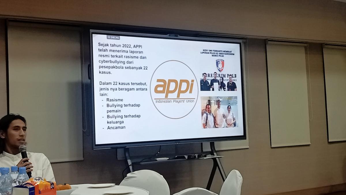 Pelaku Rasisme di Sepak Bola Indonesia Kini Terancam Penjara