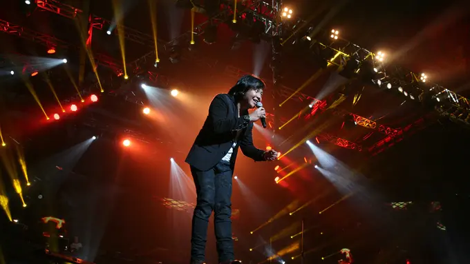 [Bintang] Ari Lasso dan Keseruan Konser 25 Tahun Berkarya Sepenuh Hati