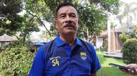 Komisaris Persib Bandung, Umuh Muchtar. (Bola.com/Erwin Snaz)