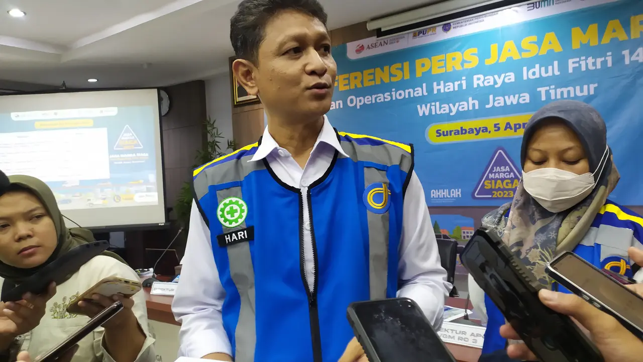 Direktur Utama PT Jasamarga Surabaya Mojokerto (JSM) sekaligus General Manager Representative Office 3 Surabaya-Gempol, Dominicus Hari Pratama. (Dian Kurniawan/Liputan6.com)
