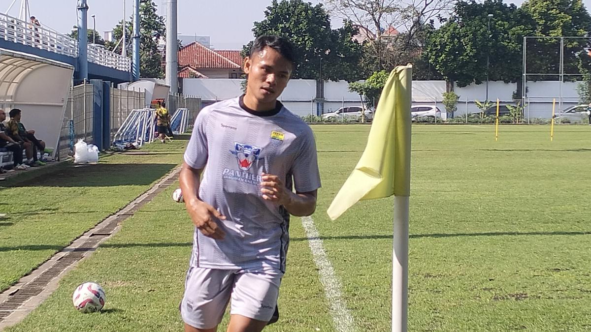 Dimas Drajad Belum Bisa Tampil saat Persib Hadapi Borneo FC: Enggan Memaksakan Diri, Nanti Makin Lama Pulihnya