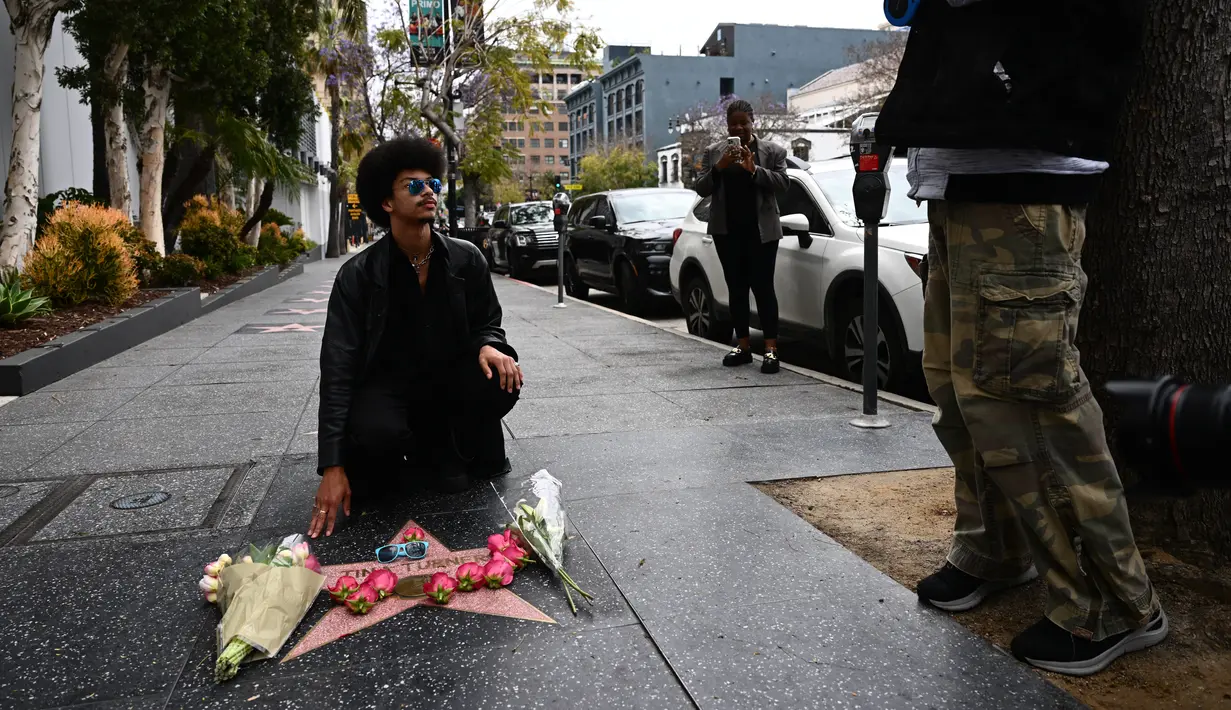 Tina Turner memang telah menetap di Swiss sejak 1994 bersama suaminya, aktor dan produser musik asal Jerman, Erwin Bach. Ia bahkan menerima kewarganegaraan Swiss pada 2013. (Photo by Patrick T. Fallon / AFP)