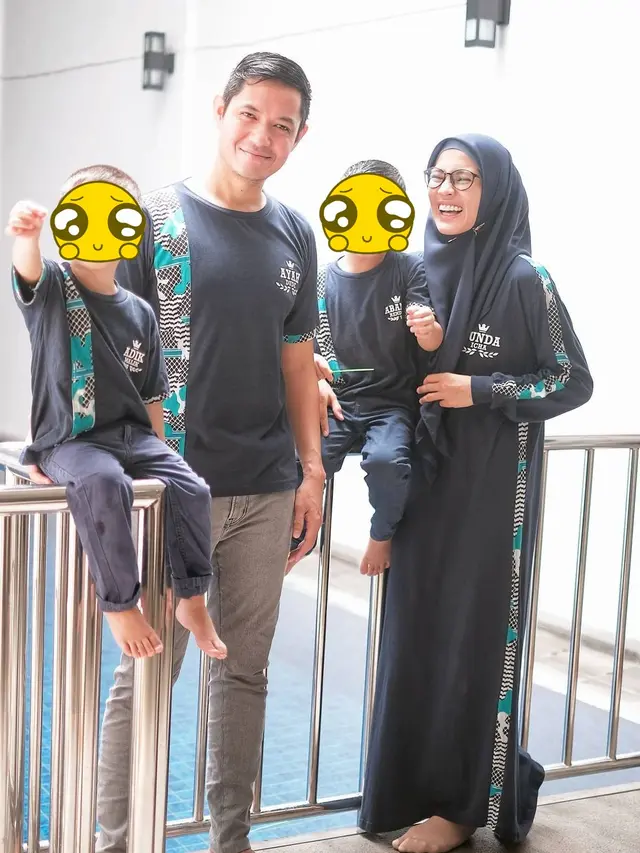 7 Potret Dude Harlino dan Alyssa Soebandono Pakai Baju Couple, Jadi Inspirasi
