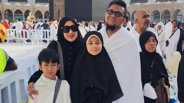 Potret keluarga Nia AFI (Sumber: Instagram/niadit_poll)