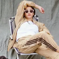 Aghniny Haque sendiri terbilang aktif di dunia film Tanah Air. Dirinya mengawali kariernya dalam film Wiro Sableng: Pendekar Kapak Maut Naga Geni 212. (Liputan6.com/IG/@aghninyhaque)