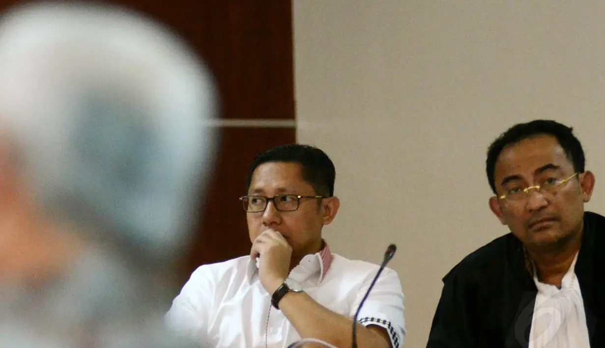 Terdakwa Anas Urbaningrum saat menyimak keterangan saksi di Pengadilan Tipikor, (1/9/14).(Liputan6.com/Faisal R Syam)