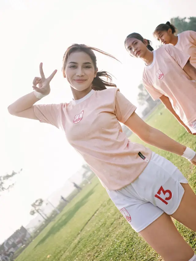 Menang Atas Singapura, Ini 7 Potret Kapten Timnas Putri Indonesia yang Jadi Sorotan