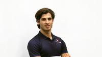 Antonio Giovinazzi akan menjajal mobil Sauber menggantikan mantan rekan Rio Haryanto pada sesi tes pramusim F1 2017. (Crash)