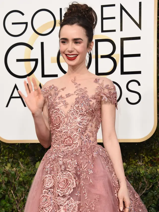 20170108-Lily Collins di Golden Globe-California