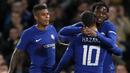 Striker Chelsea, Michy Batshuayi, merayakan gol yang dicetaknya ke gawang Nottingham Forest pada laga Piala Liga di Stadion Stamford Bridge, London, Rabu (20/9/2017). Chelsea menang 5-1 atas Forest. (AP/Kirsty Wigglesworth)