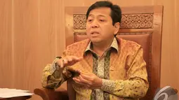 Ketua DPR RI Setya Novanto memberikan arahan kepada DPRD NTT di Ruang Tamu Ketua DPR RI, Gedung DPR, Senayan, Jakarta, Jumat (19/12/2014). (Liputan6.com/Andrian M Tunay)