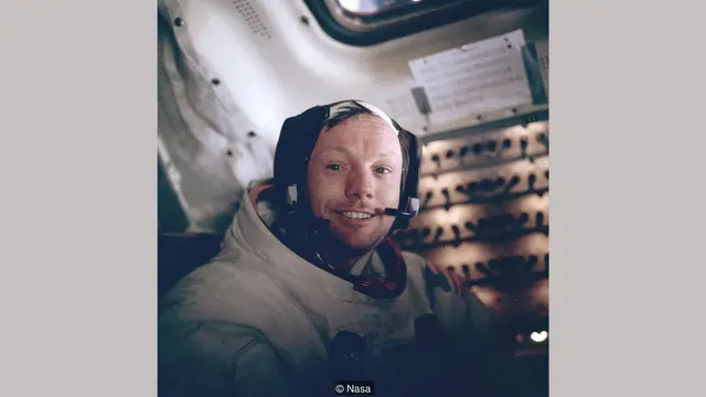 Armstrong sangat senang dengan berita baik Apollo 11. (NASA)