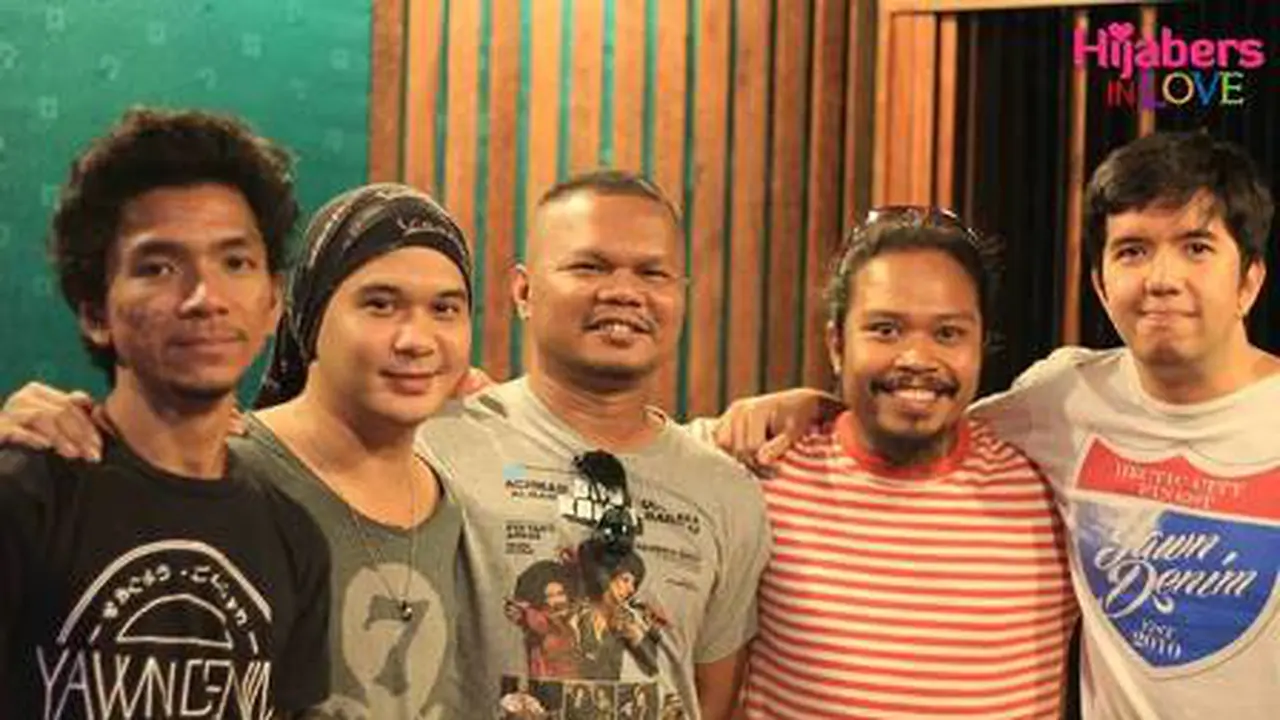 Payung Teduh Isi Soundtrack Film `Hijabers In Love`